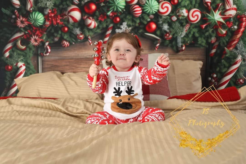 Kate クリスマス あめ ベッドヘッド 背景 Designed by Mandy Ringe Photography