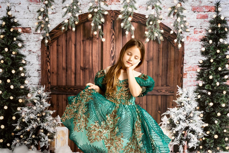 Kateクリスマスの背景納屋のドアれんが壁雪Emetselchデザイン