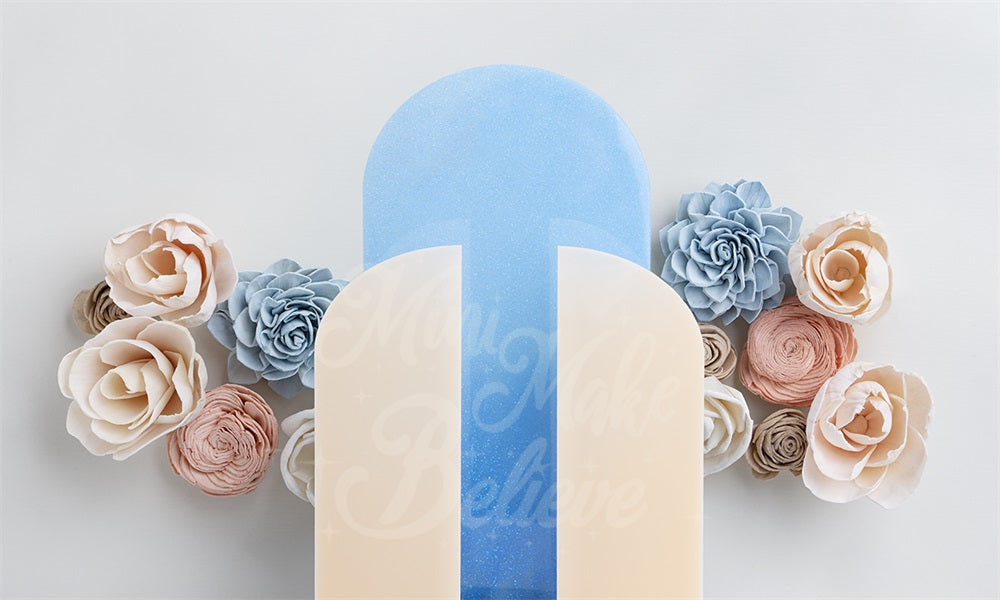 Kate 誕生日、バレンタイン、ケーキスマッシュの花とピーチ＆ブルーパーティーアーチ壁by Mini MakeBelieve