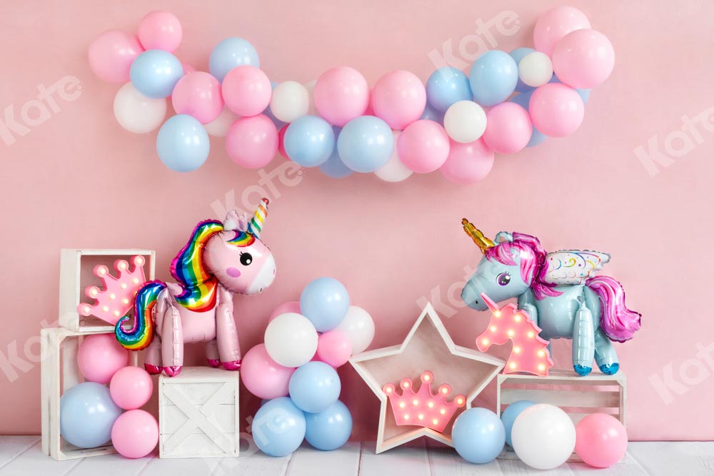 kateユニコーンピンクの誕生日の背景の風船Emetselch設計