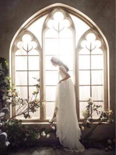 Kate 花と窓の結婚式の背景