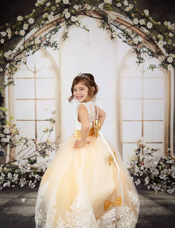 Kate 花と窓の結婚式の背景
