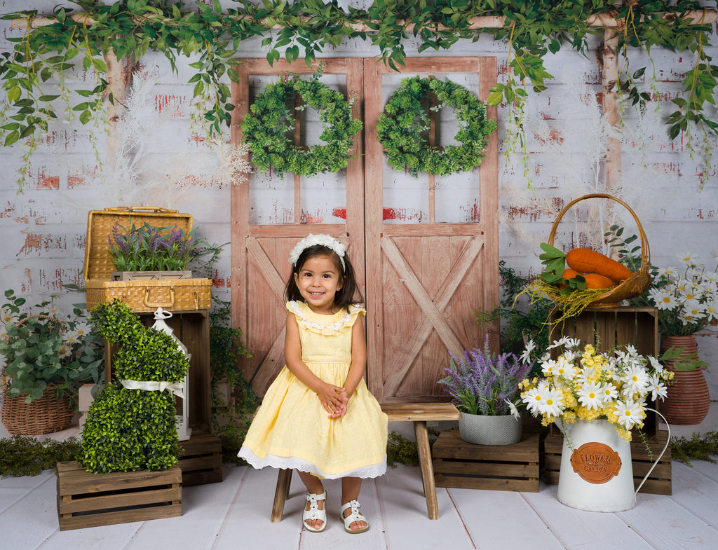 Kate 春の緑の植物の納屋のドアの背景