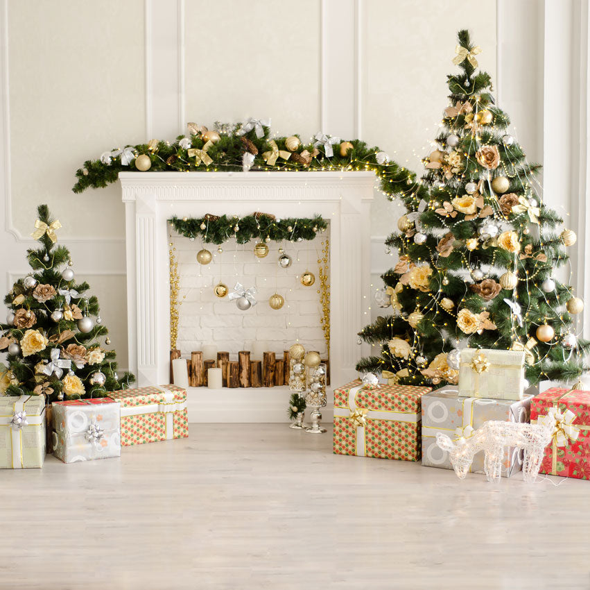 Kate ゴールデンボールクリスマスツリー暖炉背景