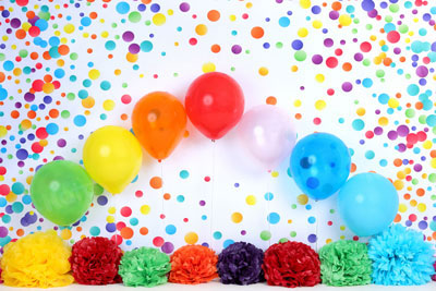 Kate誕生日のカラフルな風船の花背景Rebeccaによって設計されました