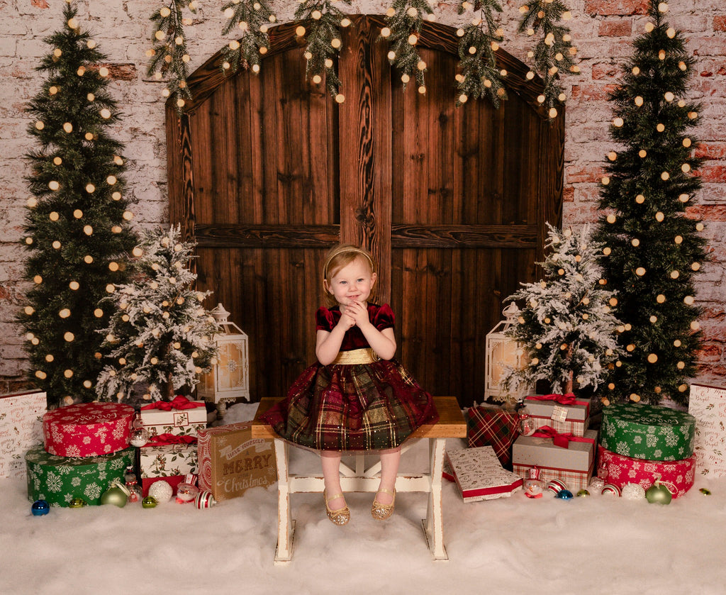 Kateクリスマスの背景納屋のドアれんが壁雪Emetselchデザイン