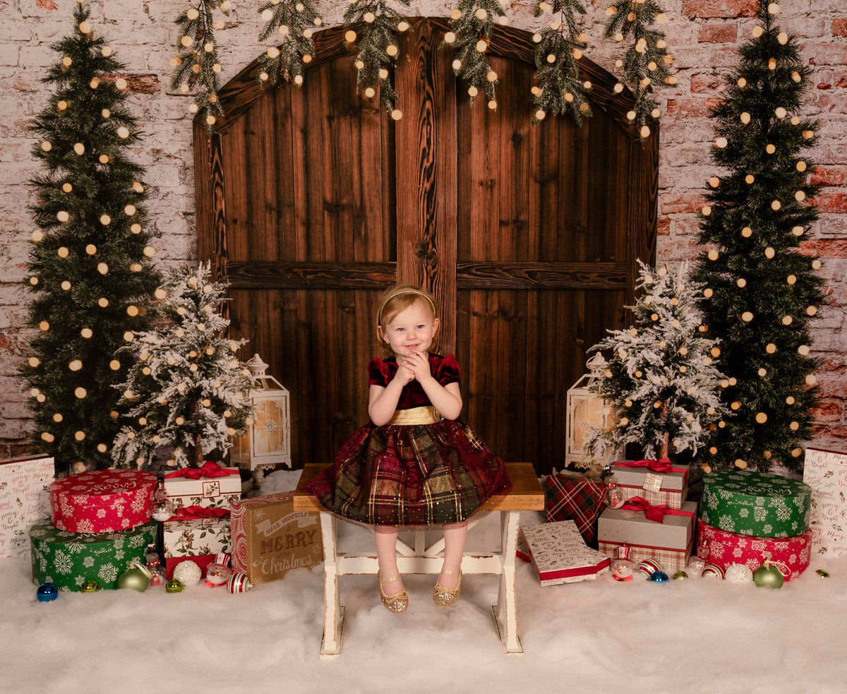 Kateクリスマスの背景納屋のドアれんが壁雪Emetselchデザイン
